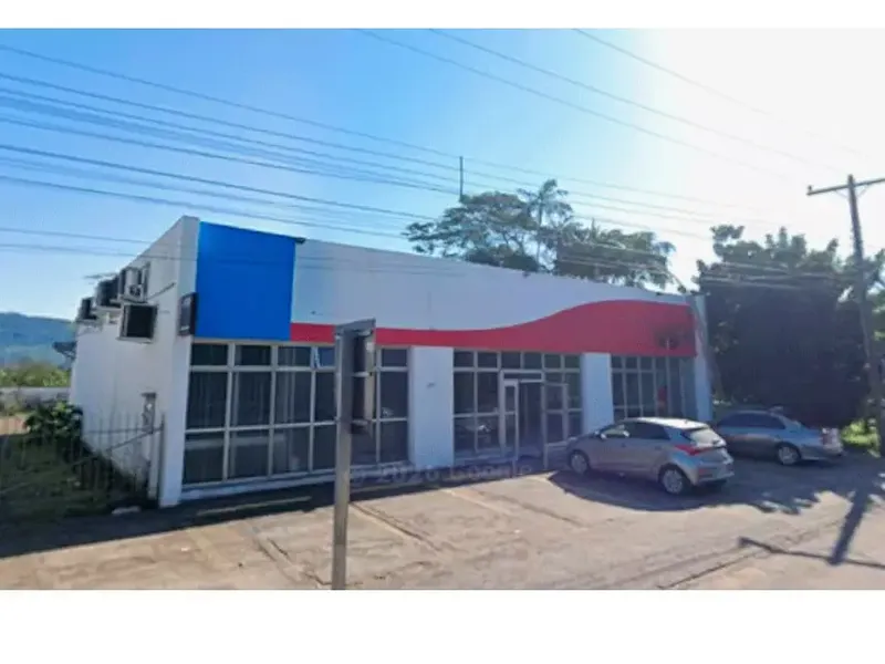 Comercial em leilão