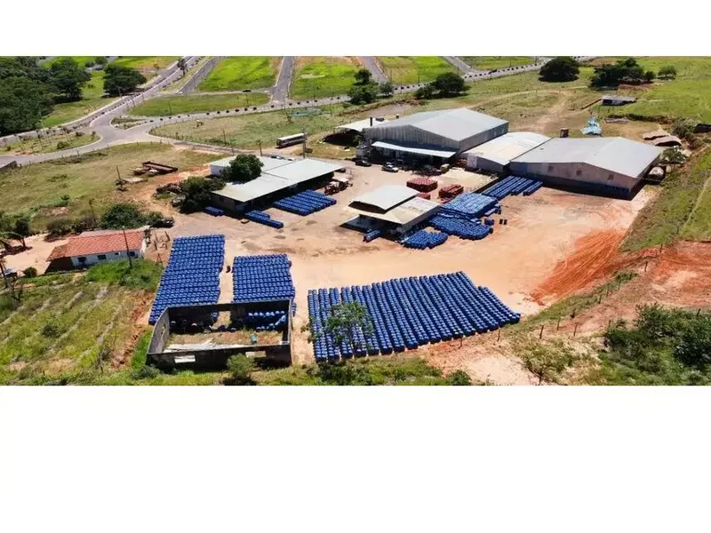 Comercial em leilão