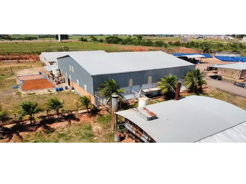 Comercial em leilão