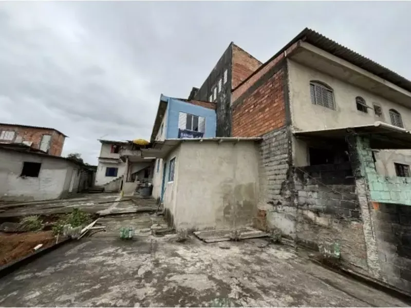 Comercial em leilão