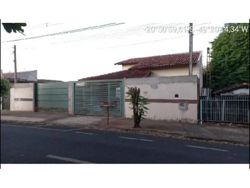 Prédio em Leilão Extrajudicial