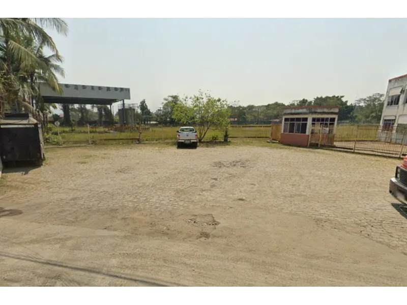 Comercial em leilão