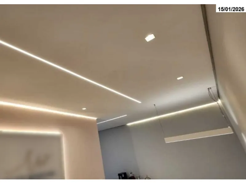 Comercial em leilão