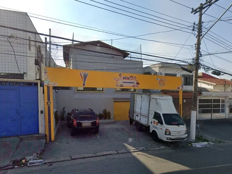 Comercial em leilão