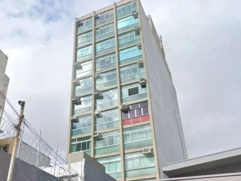 Comercial em leilão
