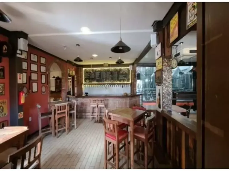 Comercial em leilão