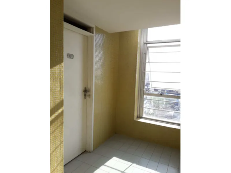 Comercial em leilão