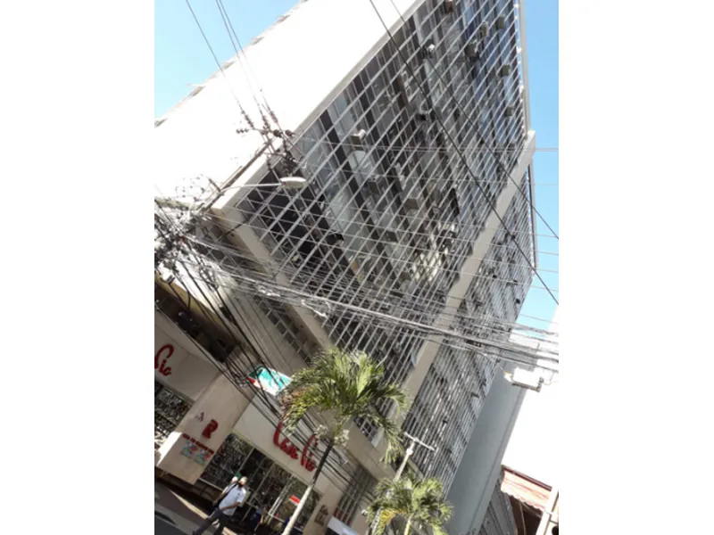 Comercial em leilão