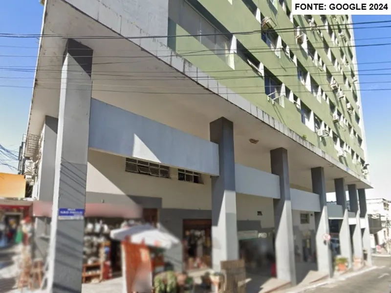 Comercial em leilão