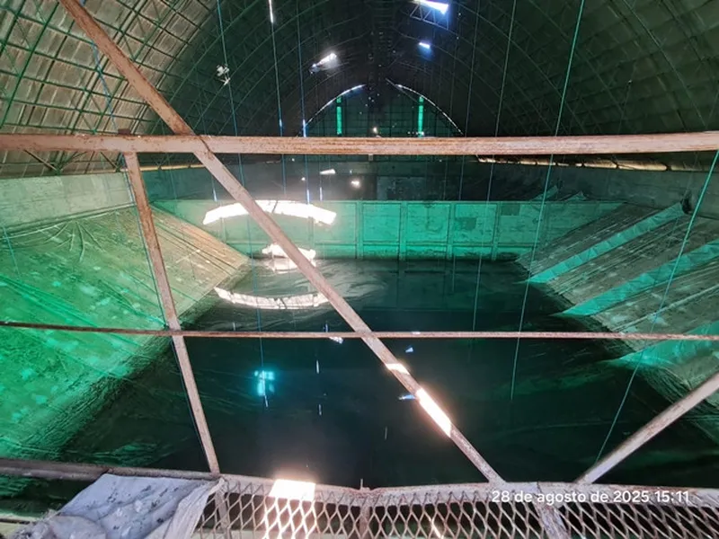 Comercial em leilão