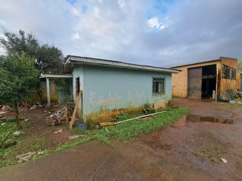 Comercial em leilão