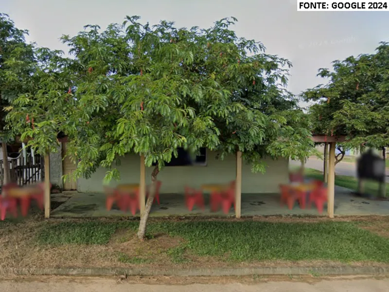 Comercial em leilão