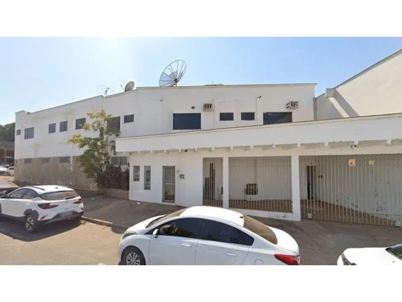 Comercial em leilão