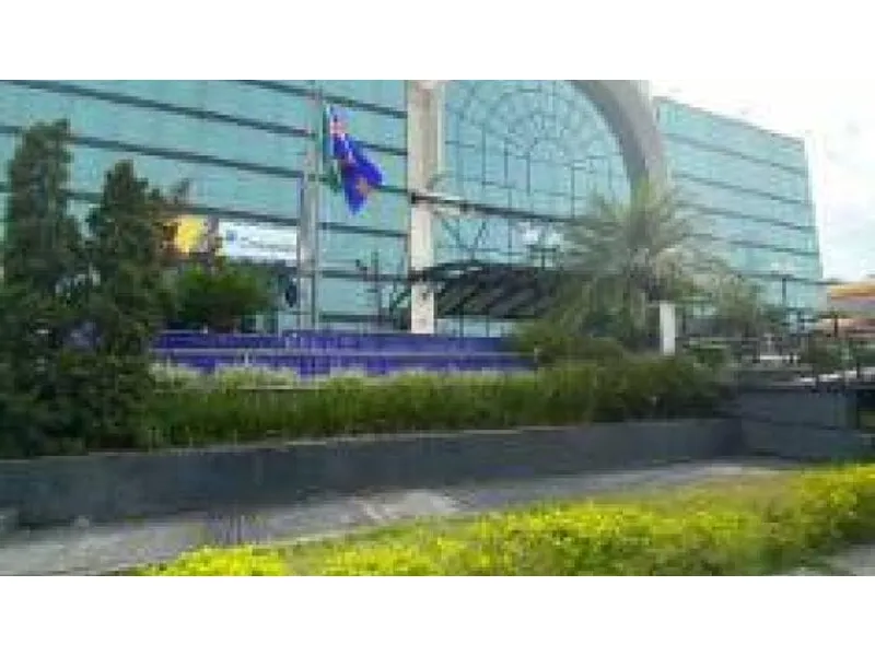 Comercial em leilão