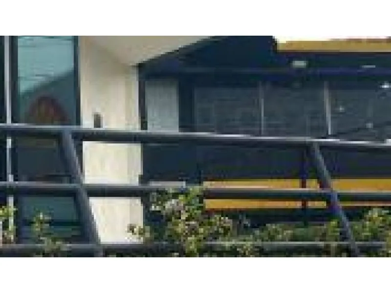 Comercial em leilão