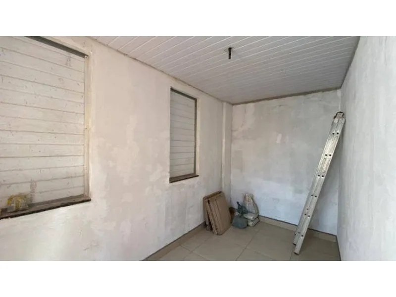 Comercial em leilão