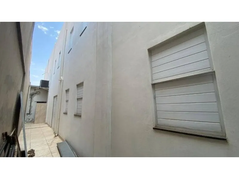 Comercial em leilão