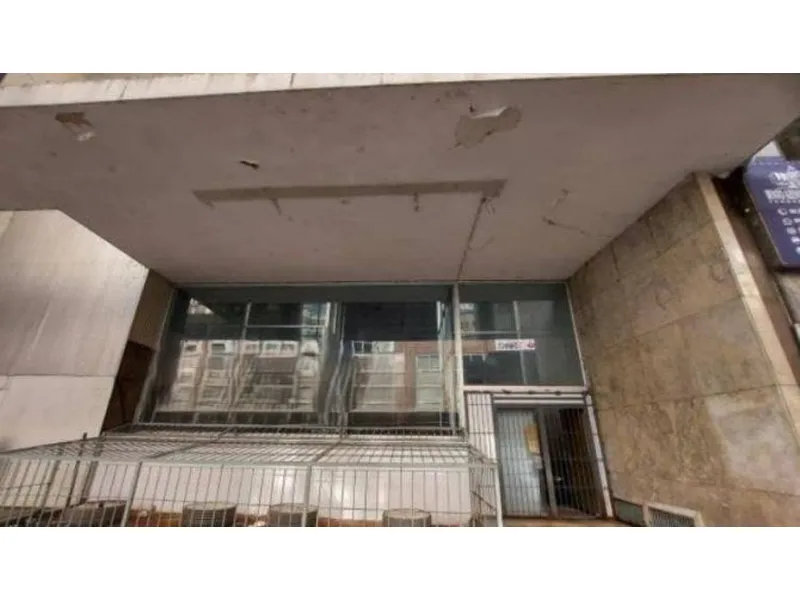 Comercial em leilão