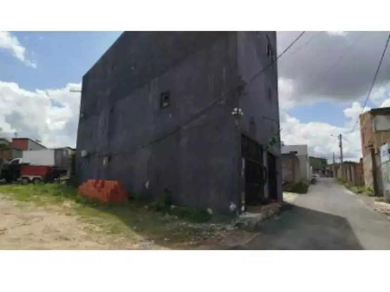 Comercial em leilão