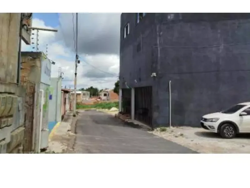 Comercial em leilão