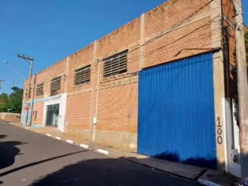 Comercial em leilão