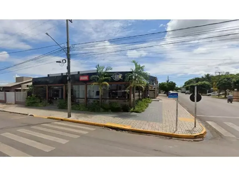 Comercial em leilão