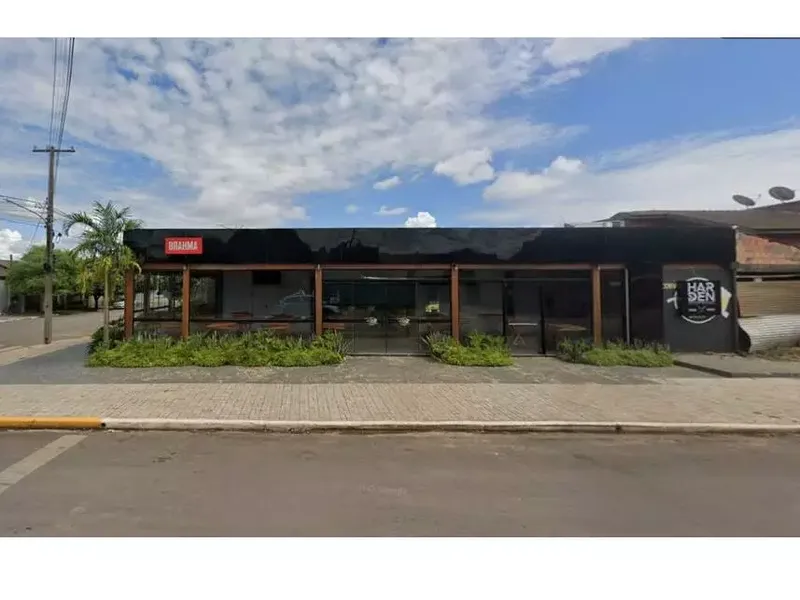 Comercial em leilão