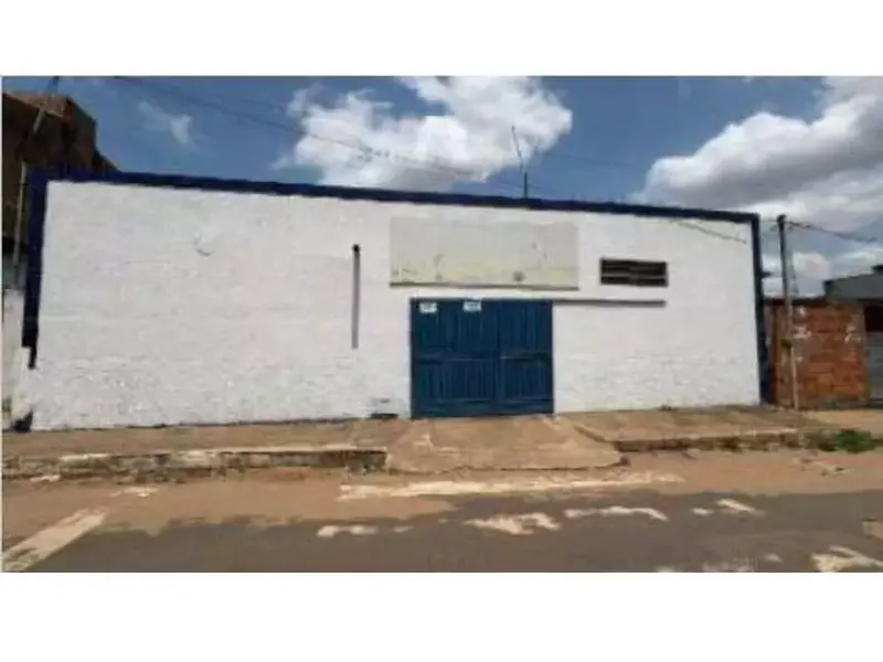 Comercial em leilão