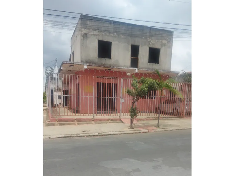 Comercial em leilão