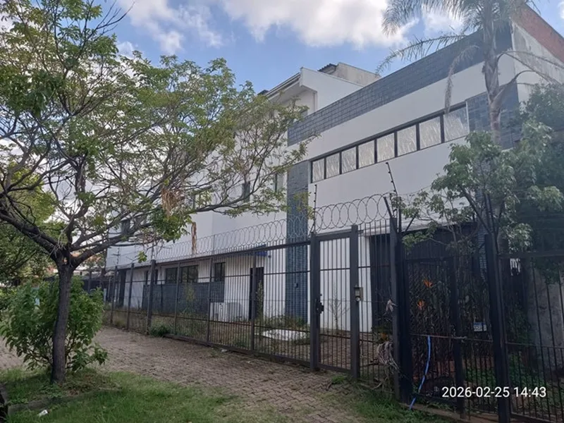 Comercial em leilão