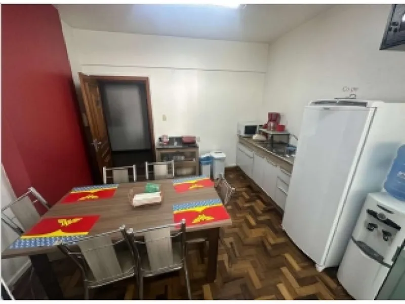 Comercial em leilão