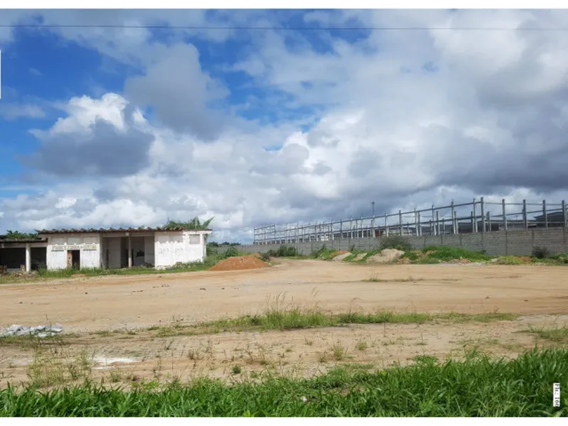 Comercial em leilão