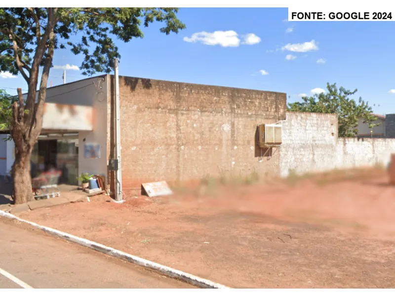 Comercial em leilão