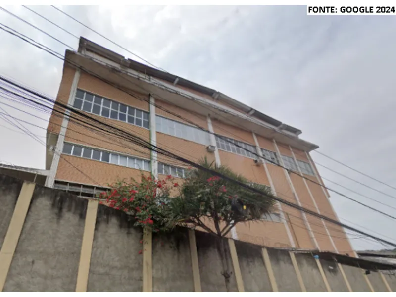 Comercial em leilão