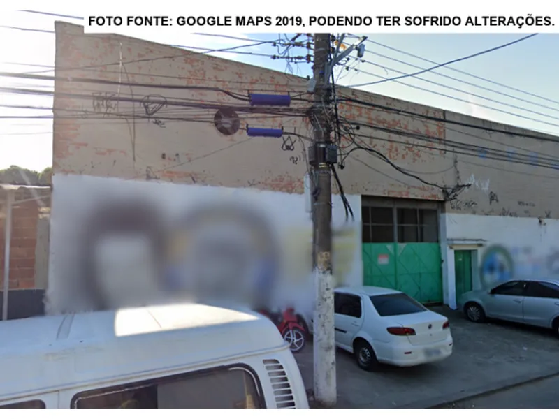 Comercial em leilão