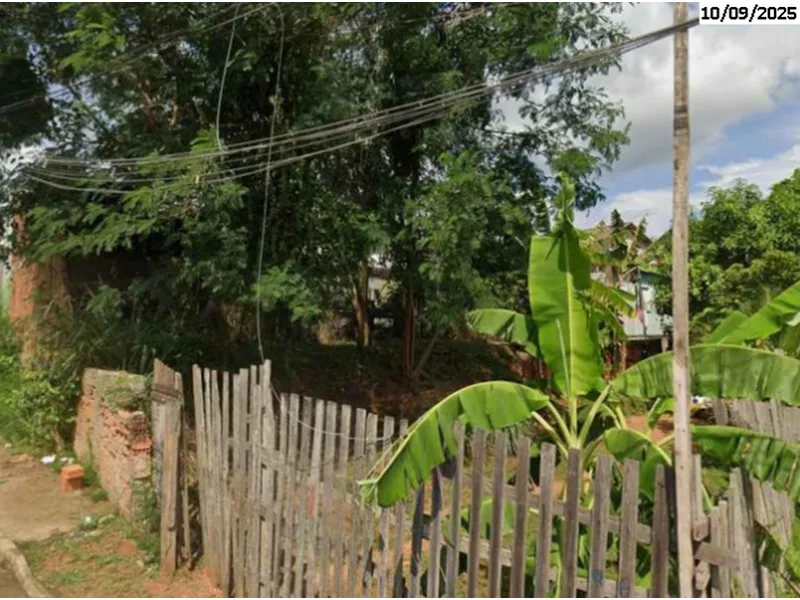 Comercial em leilão