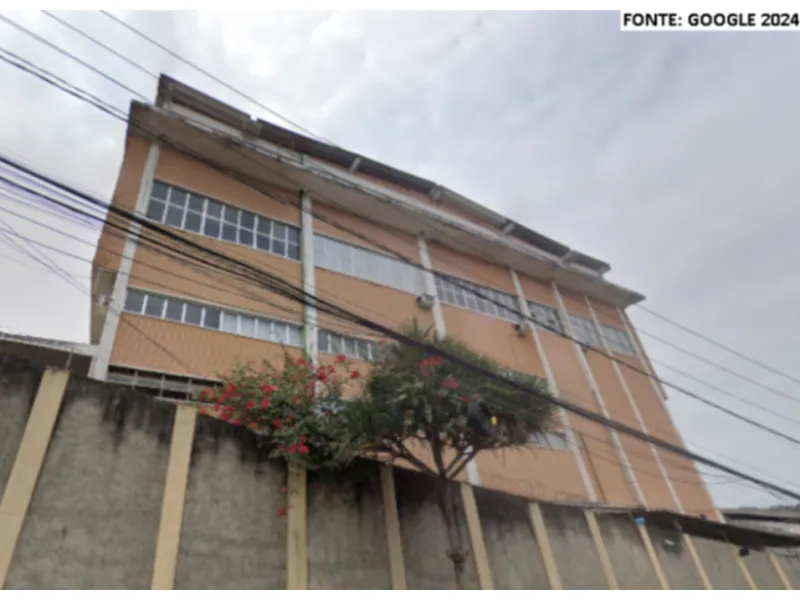 Comercial em leilão