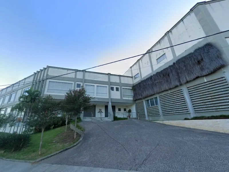 Comercial em leilão