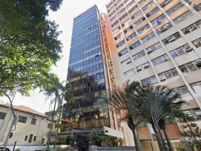 Comercial em leilão