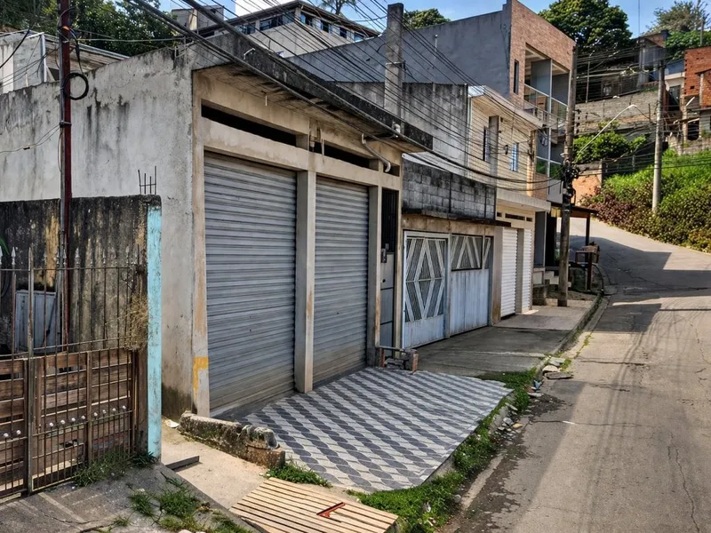 Comercial em leilão