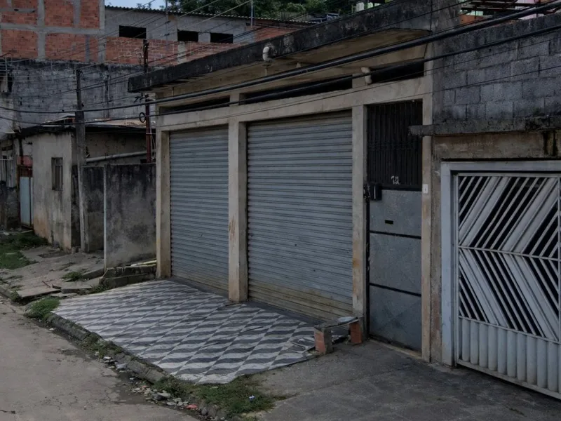 Comercial em leilão