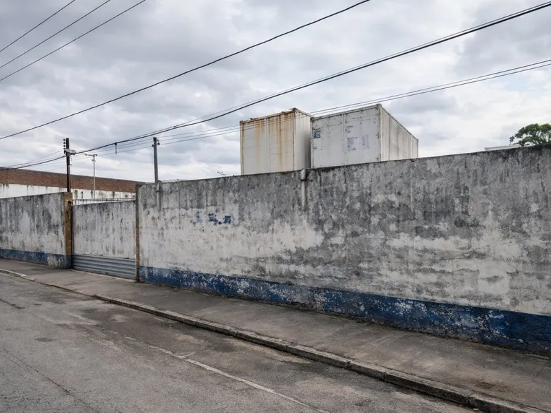 Comercial em leilão