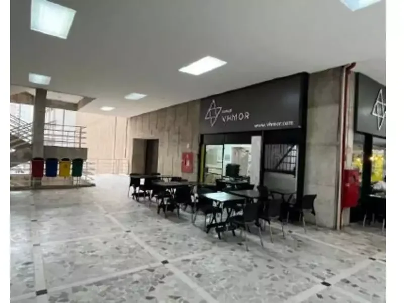 Comercial em leilão