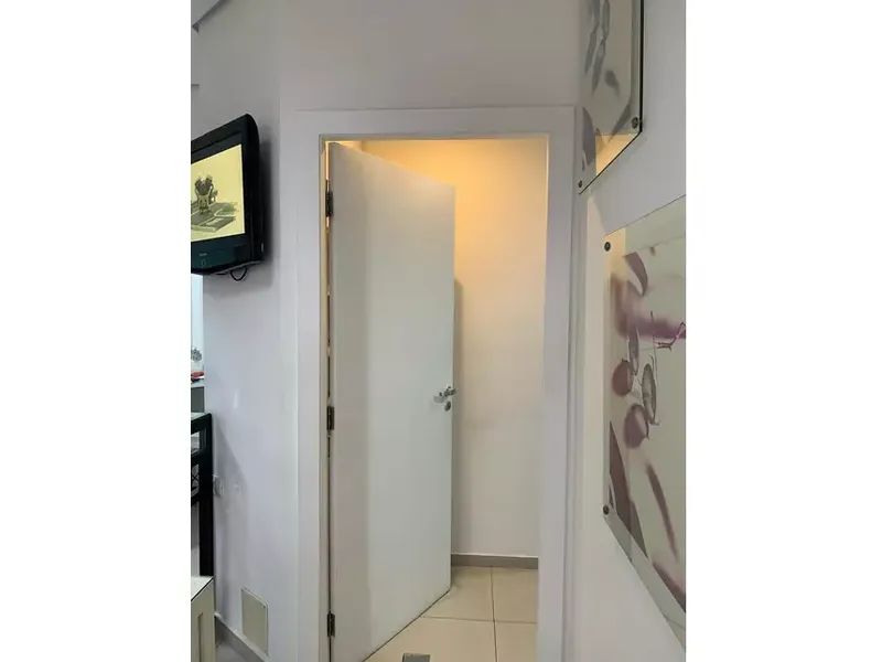 Comercial em leilão