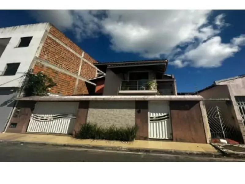Casa em Leilão Extrajudicial
