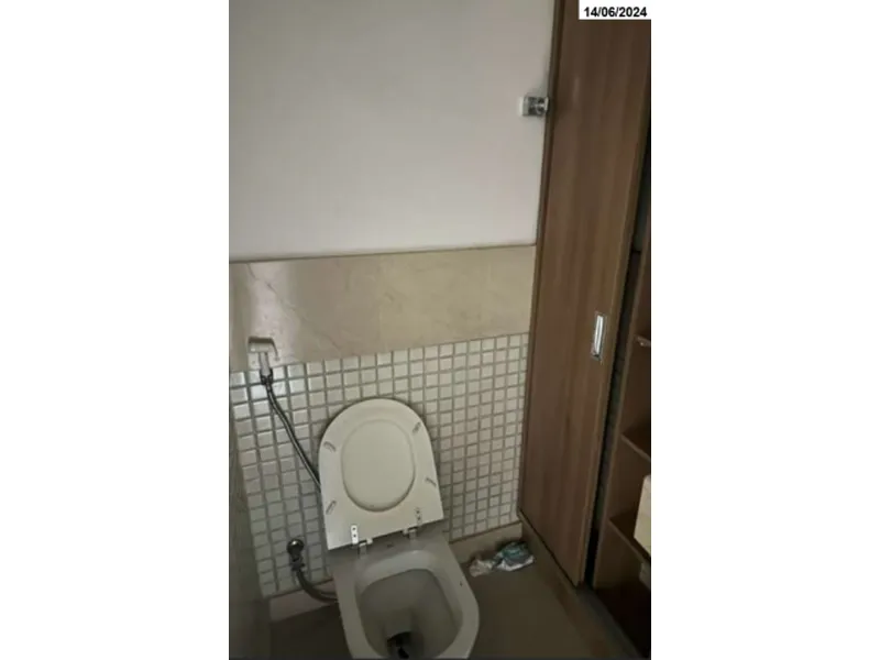 Comercial em leilão