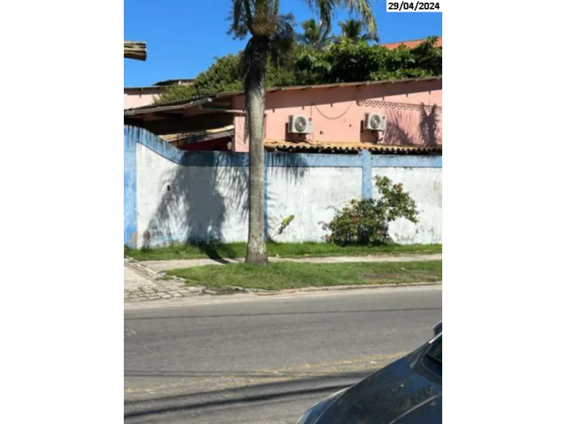 Comercial em leilão