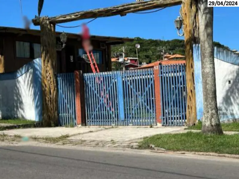 Comercial em leilão