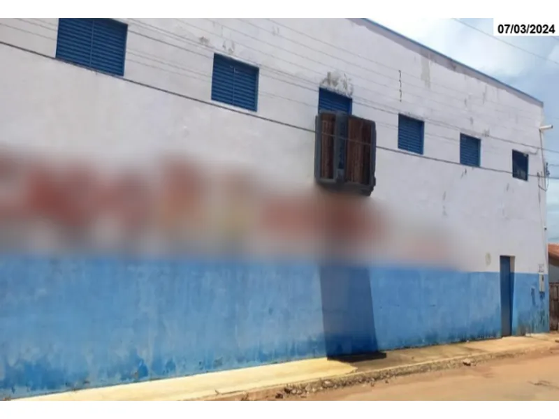 Comercial em leilão