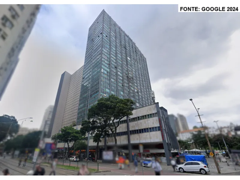 Comercial em leilão